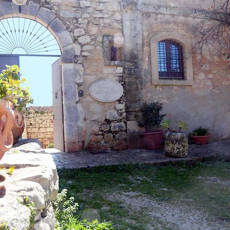 Casina Di Grotta Di Ferro Guest House Santa Croce Camerina Eksteriør bilde