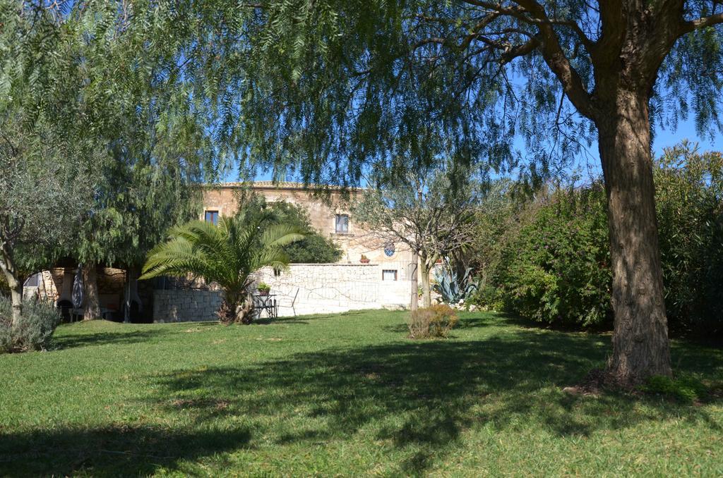 Casina Di Grotta Di Ferro Guest House Santa Croce Camerina Eksteriør bilde