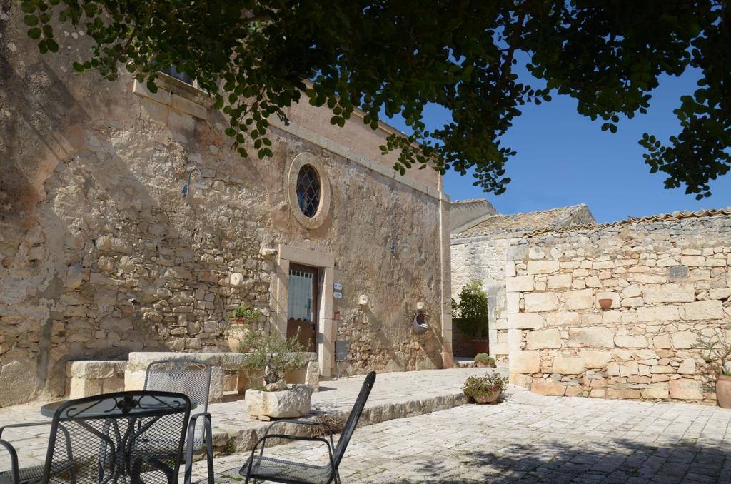 Casina Di Grotta Di Ferro Guest House Santa Croce Camerina Eksteriør bilde