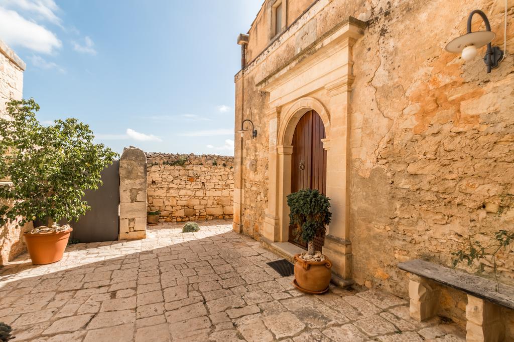 Casina Di Grotta Di Ferro Guest House Santa Croce Camerina Eksteriør bilde